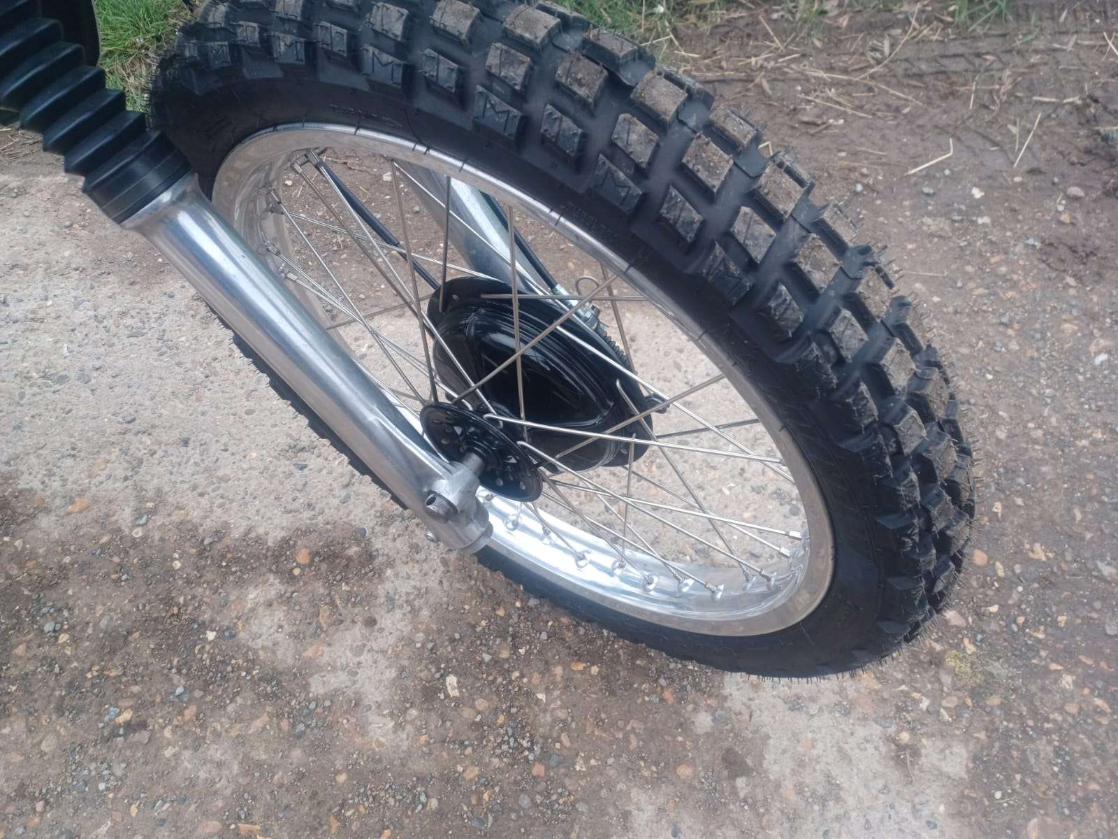 Yamaha XT500 1982 "Blooming Lovely!" - Image 5