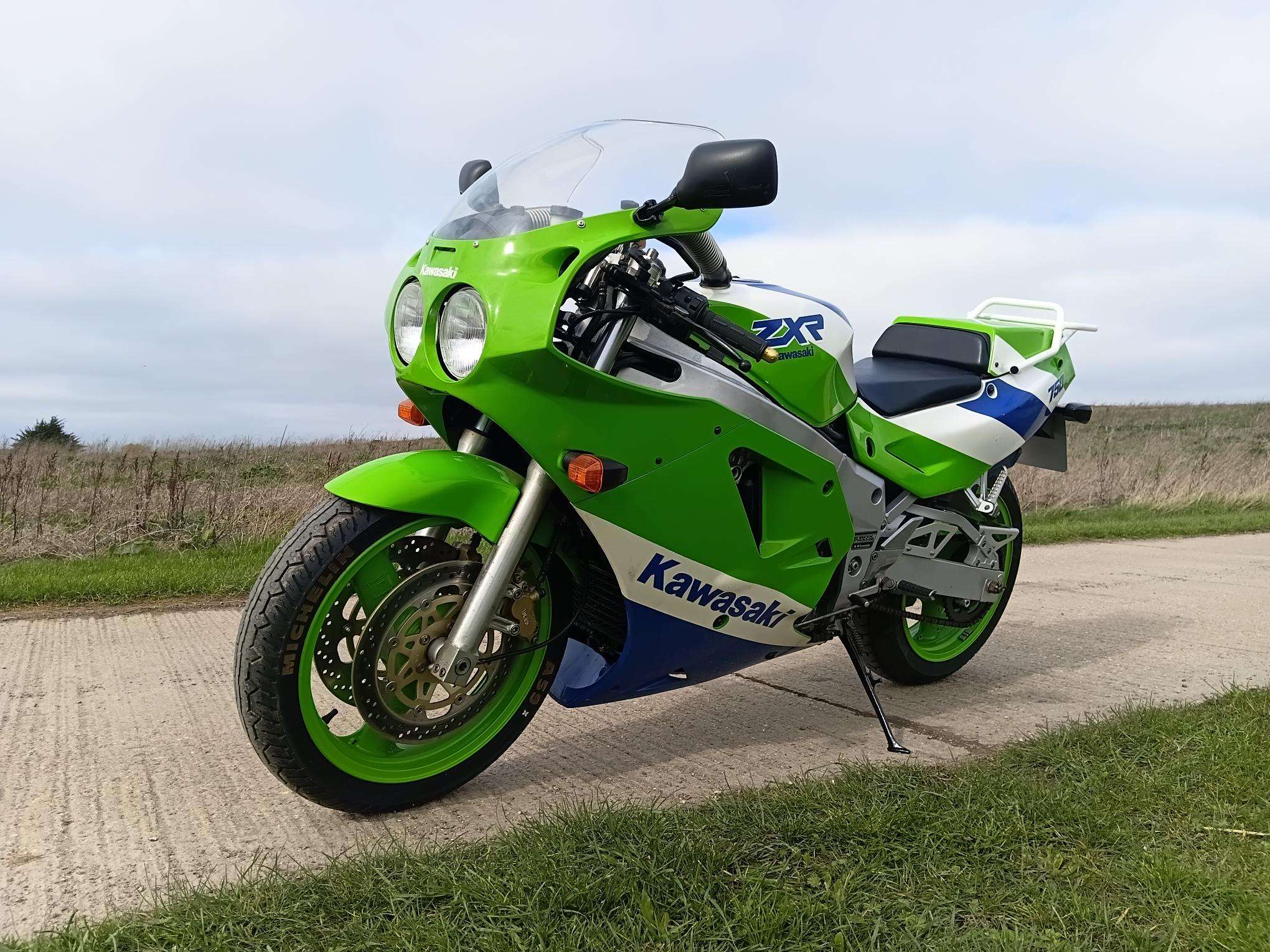 Kawasaki ZXR750 H1 1989 - Image 2