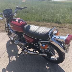 Alternative view of Suzuki GT550 1976 "Superb"!