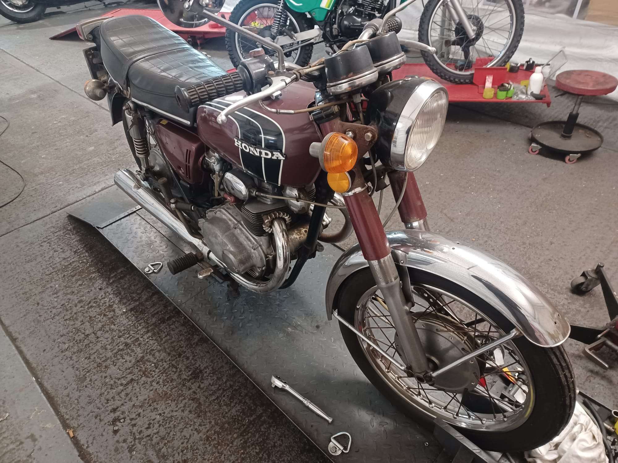 Honda CB250K 1973 - Image 9